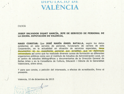 Documento firmado por Josep Salvador Duart, como jefe de servicio de personal de la Diputación de Valencia, afirmando que José María Ángel tiene títulos que acreditan que es es diplomado universitario
