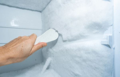 Quitar hielo del congelador