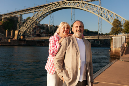 Pareja madura de viaje