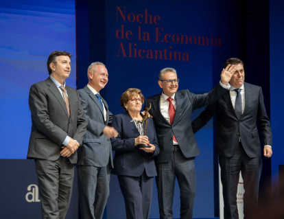 En la categoría de Comercio, el premio ha recaído en Bardisa, un referente histórico en la ciudad de Alicante que ha sabido transformar su trayectoria en una auténtica cultura gastronómica. Un galardón que pone de relieve la capacidad de adaptación y de unir tradición y modernidad, servicio y conocimiento.