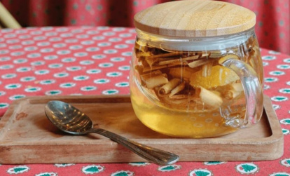 Infusión de piel de limón, jengibre y canela