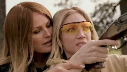 'Las esposas cazadoras',(The Hunting Wives)