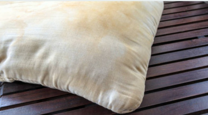 Manchas de maquillaje en las almohadas