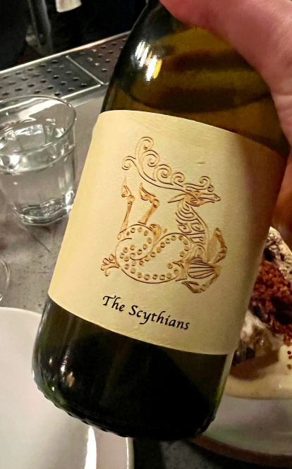 El palomino de Scythian Wine Company, cultivado en el valle de Cucamonga, es un guiño contemporáneo a la tradición jerezana desde la mirada californiana.