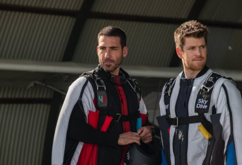 Miguel Ángel Silvestre y Miguel Bernardeau en una escena de 'La Fiera'