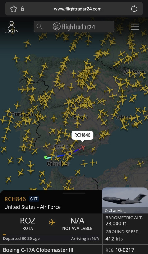 Avión de EEUU saliendo de Rota