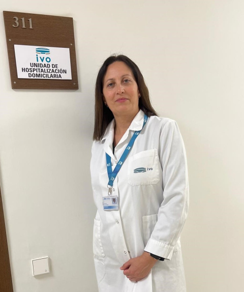 Charo Díaz, enfermera de la Unidad de Hospitalización Domiciliaria del IVO