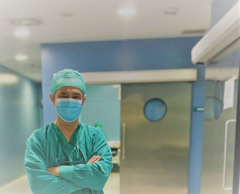 Eduardo Nagore, jefe del Servicio de Dermatología del IVO.