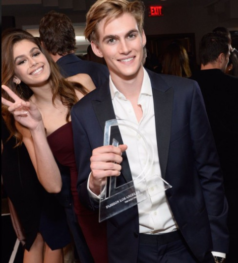 Kaia y Presley Gerber