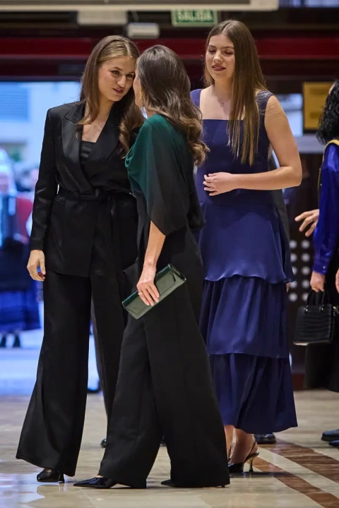La princesa Leonor, la reina Letizia y la infanta Sofía.